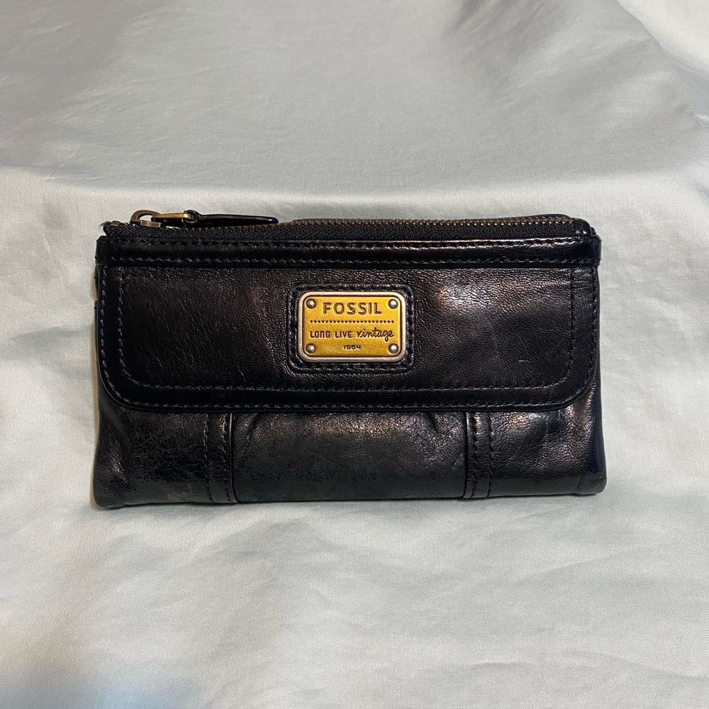 Fossil Black Leather Clutch Wallet with Gold Plaque